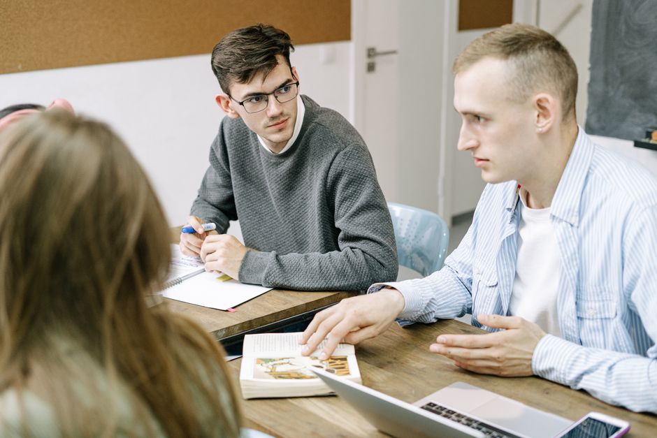 Hörverstehen und strukturierte Trainings im Kurs